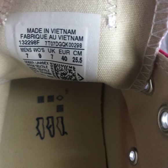 Converse - Picture 3 of 7